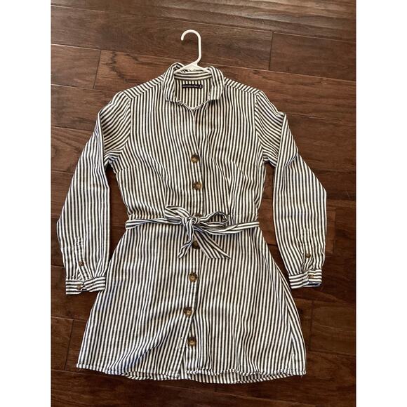 Abercrombie‎ & Fitch Women's Striped Button Front Shirt Dress White Black Medium - Picture 2 of 8